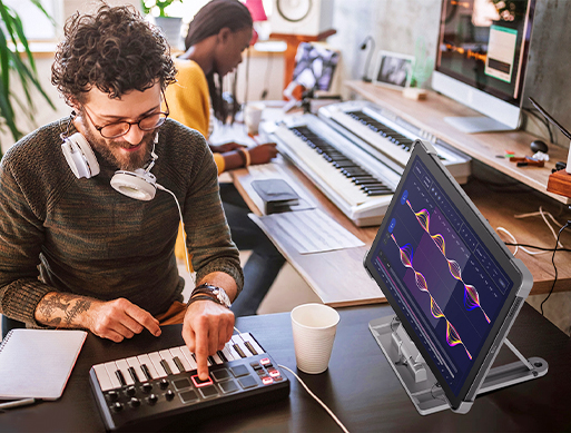 Gamers, Music Enthusiasts Entertainment